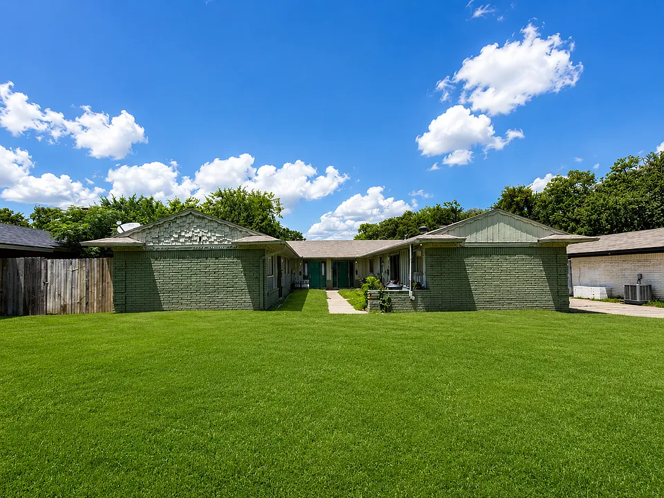 819 Bluebird Dr #821