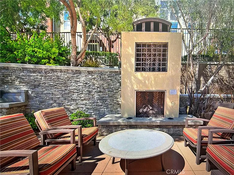 10 Brownstone Way — Photo 27