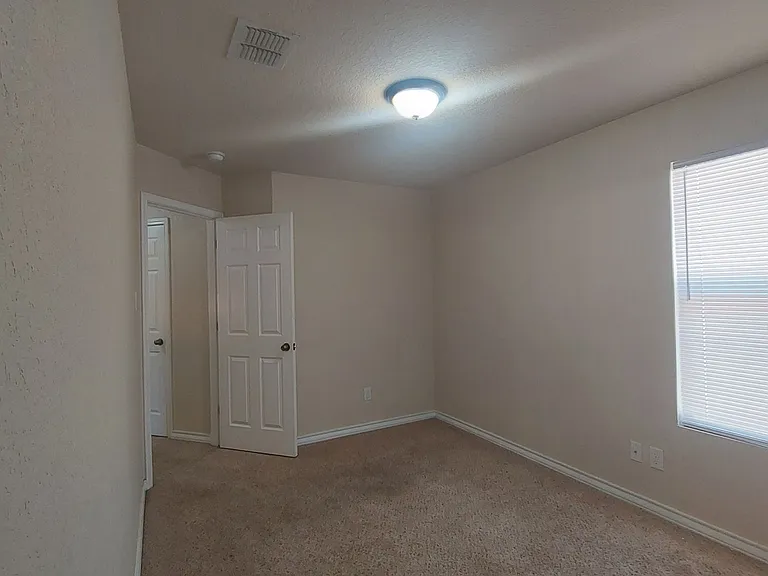 4916 Appleseed Ct — Photo 12