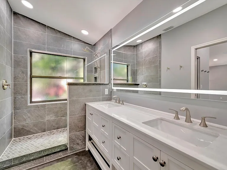 6044 Marella Dr — Photo 31