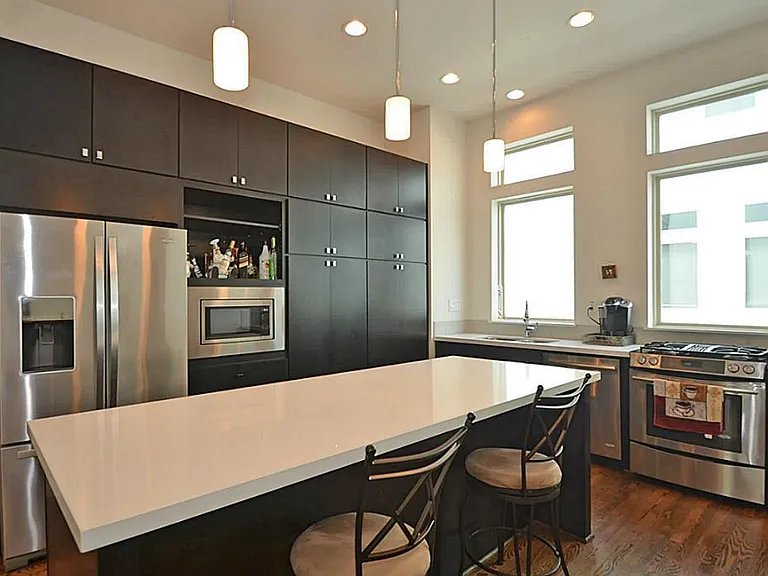 2713 Clay St — Photo 8