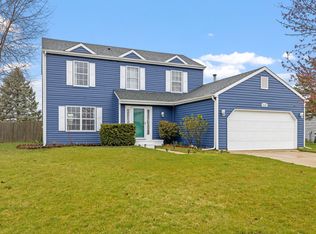3S009 Sunset Dr, Warrenville, IL 60555