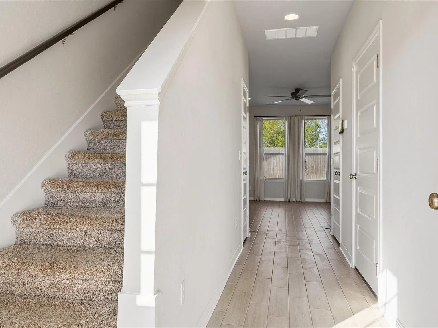 3 bed, 2.5 bath, 1852 sqft, $2,200 — Photo 2