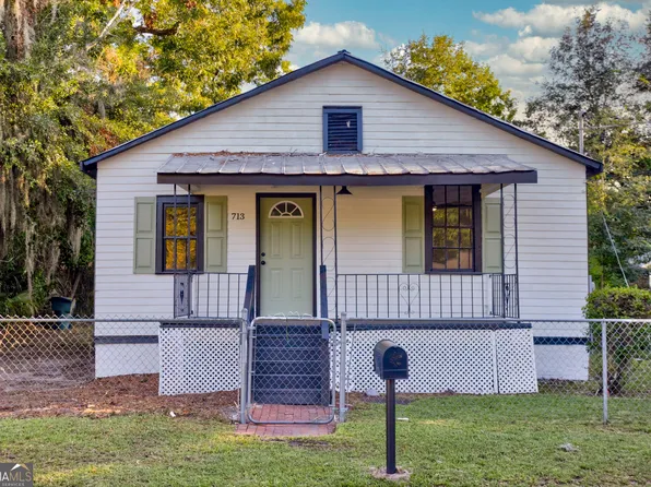 713 Atlanta St, Savannah, GA 31405