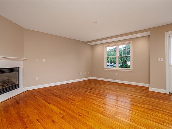 5th image of 33 Freedom Cir Unit 33