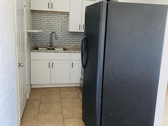 5th image of 5758 S Park Ave