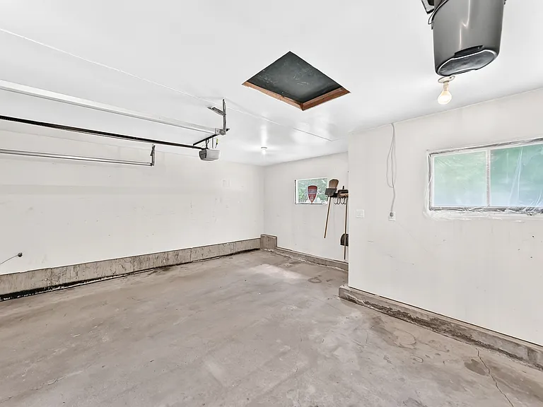 64 Riverton Ave — Photo 20