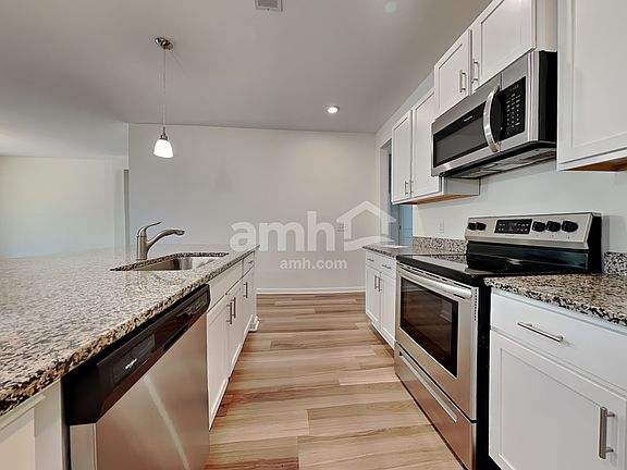 4th image of 94 Palmer Pl