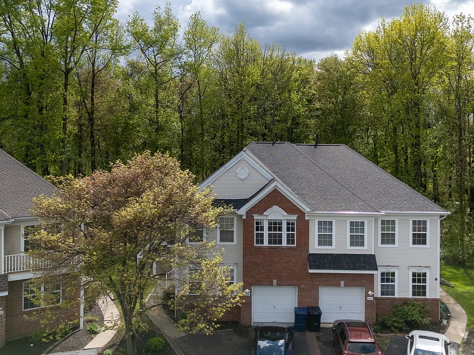1st image of 254 Fountayne Ln #254