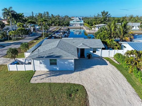 502 Bayview Dr, Holmes Beach, FL 34217