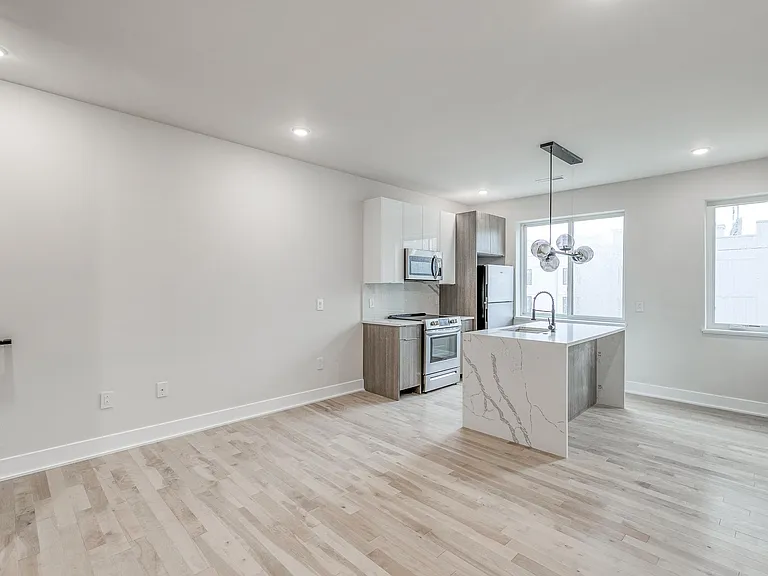 1518 N 8th St #8R — Photo 3