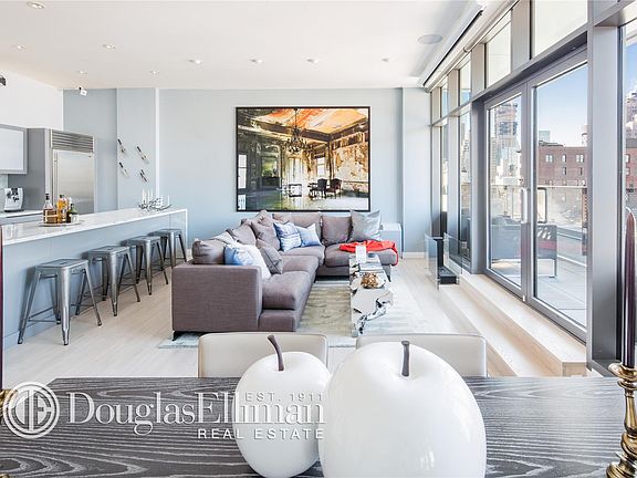 4th image of 210 Lafayette St #Penthouse 1c