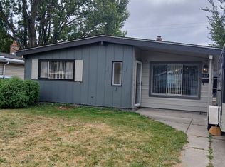 1620 E Harry Ave, Hazel Park, MI 48030