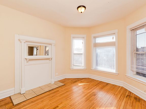 2nd image of 1530 W Wilson Ave #Af4613-2