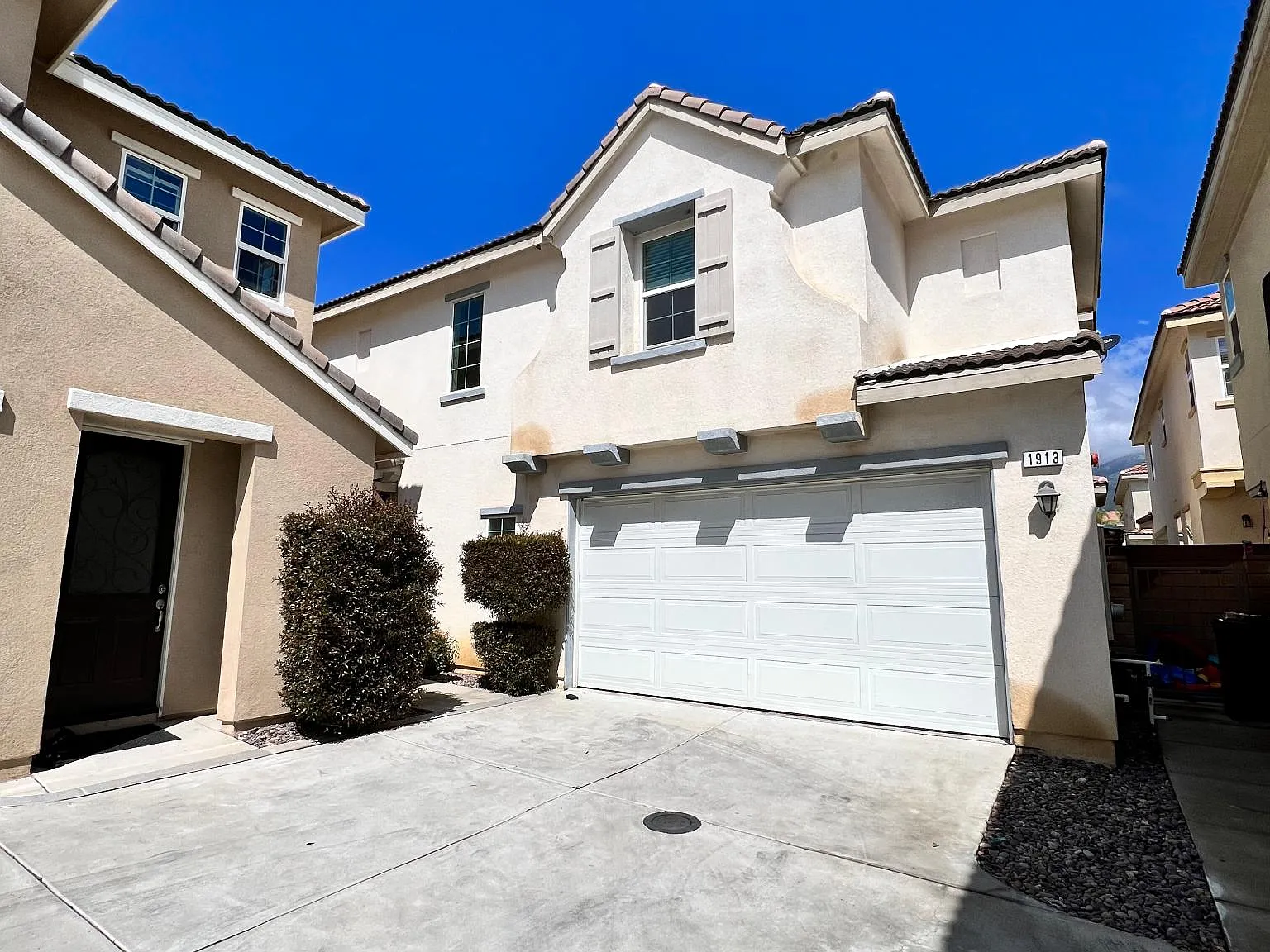 3 bed, 2.5 bath, 1723 sqft, $2,950 — Photo 2