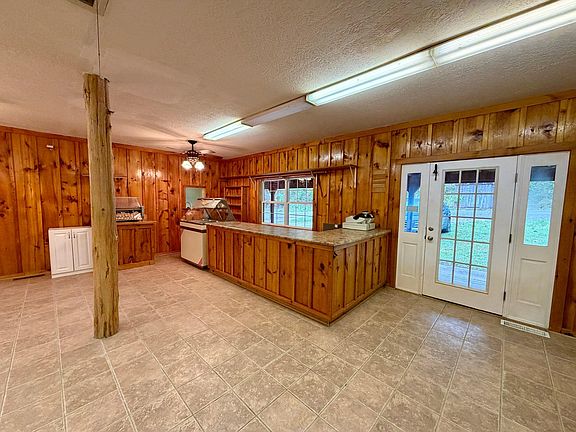 3rd image of 40 Cedgap Rd