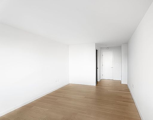 5th image of 1 Union Sq S APT 12N