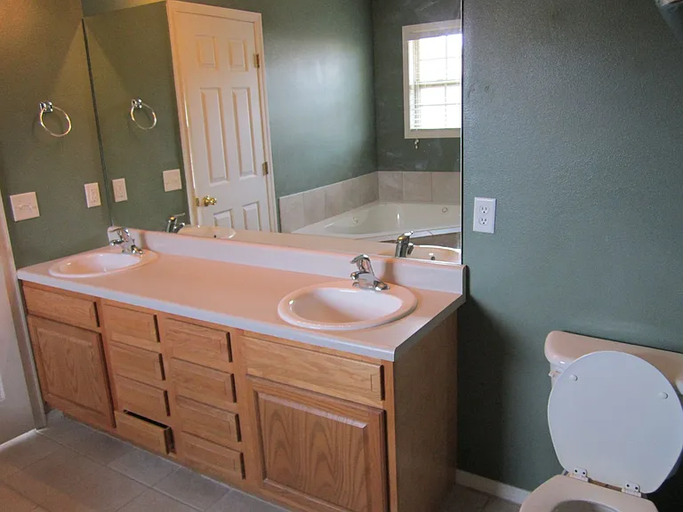 412 Denton — Photo 18