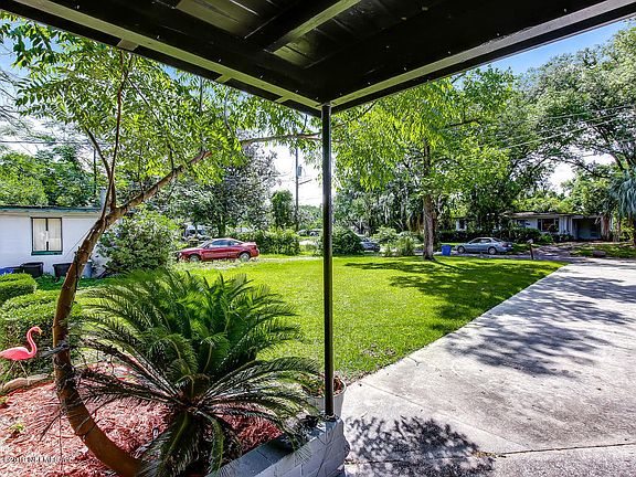 4th image of 3662 Colebrooke Dr