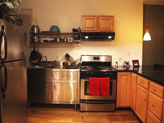 2nd image of 297 Wythe Ave APT 3