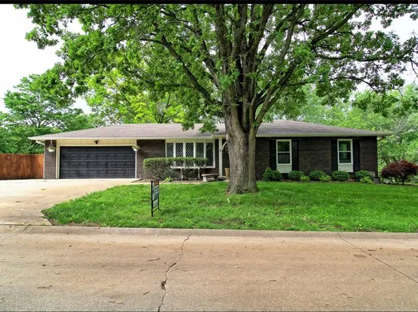 6 Lindenwood Ln, Saint Joseph, MO 64505