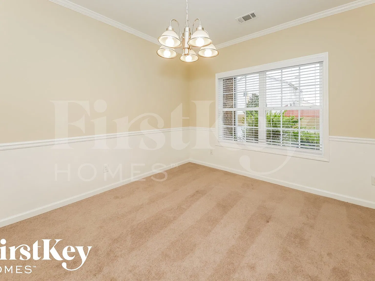 5 bed, 4.0 bath, 3425 sqft, $3,145 — Photo 4