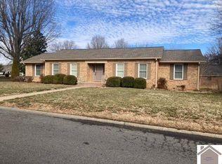 1303 Fairway Cir, Mayfield, KY 42066