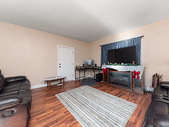 4th image of 304 Church St