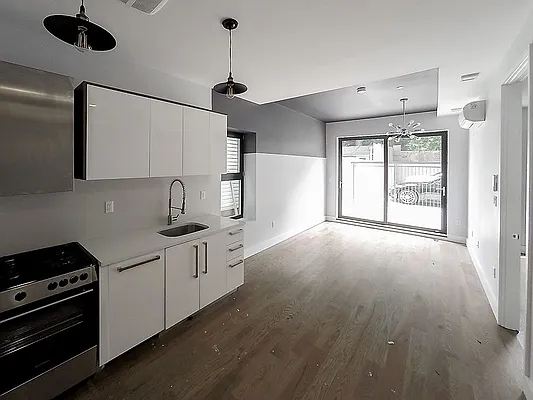 Rented by Cyberapts Management | media 21