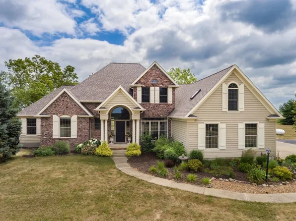 1687 N 600 East Rd, Monticello, IL 61856