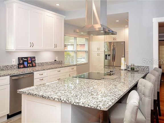 5th image of 2218 Depauw Ave