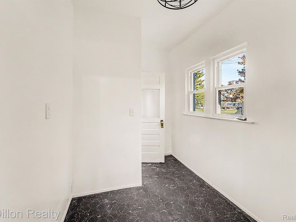 92 Brownlee St, photo 27