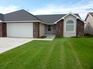 802 S 88th Ave, Yakima, WA 98908