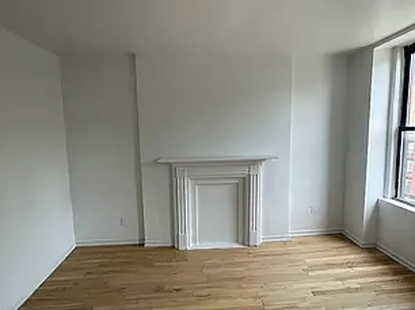 725 11th Avenue image 2 of 13