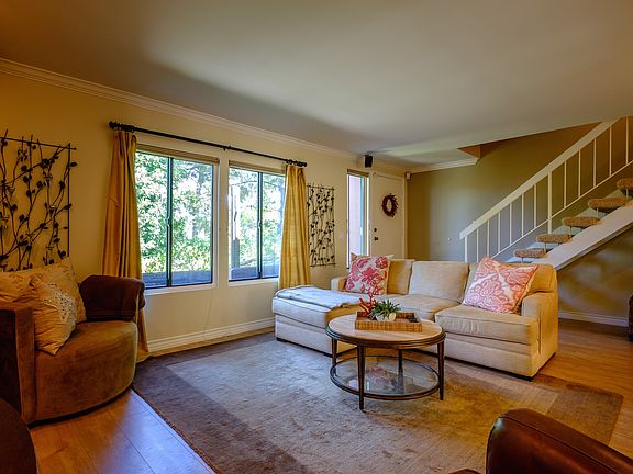 2nd image of 1403 Stonewood Ct