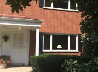1202 Chanticleer Ln, Hinsdale, IL 60521