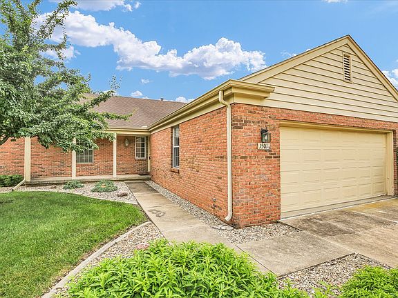 3rd image of 1501 Broadmoor Dr #B