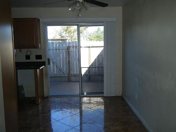 4th image of 1127 Emerald Ave