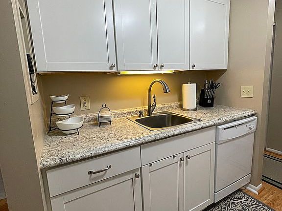 New cabinets & Countertop 