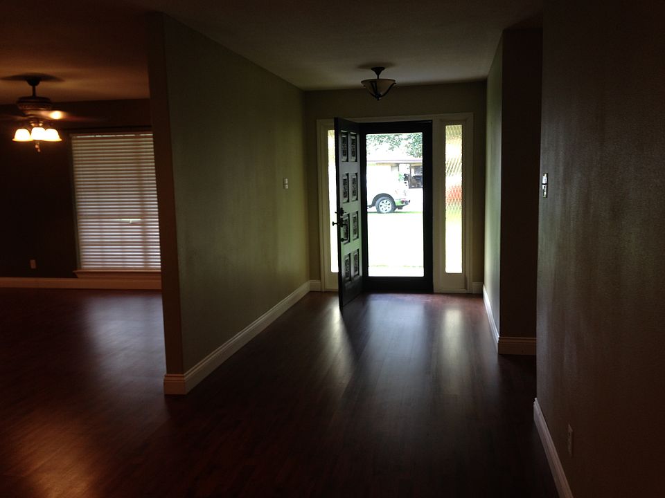 1st image of 294 Bronco Cir