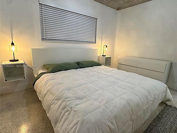 4th image of 190 NW 69th St APT 6