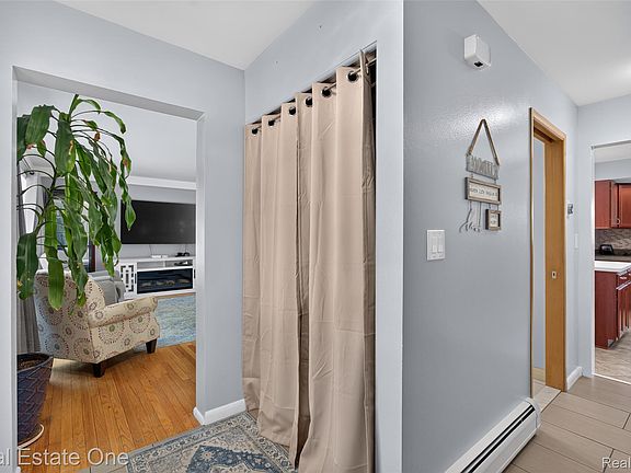 4th image of 14012 Sunset St