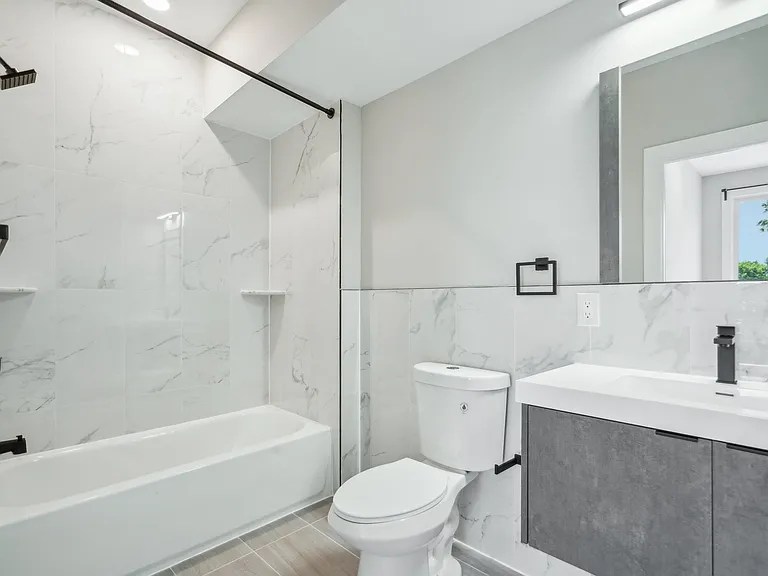2637 W Jefferson St #407 — Photo 25