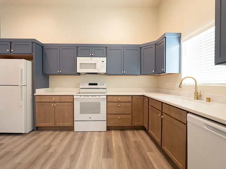 541 W Mesquite Blvd — Photo 5