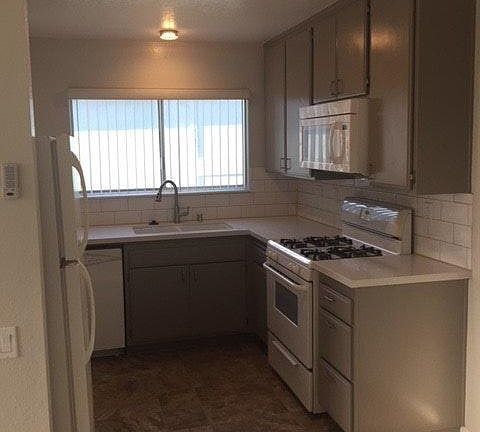 5th image of 3059 Harbor Blvd