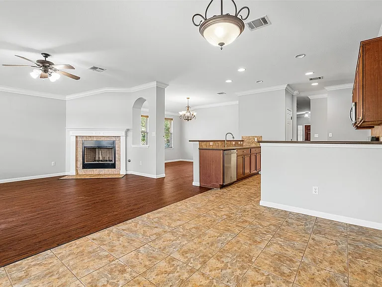 2505 Rusk Ct — Photo 13