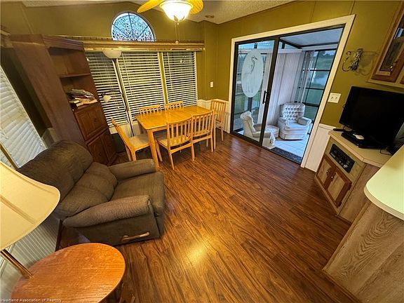 3rd image of 33 N Lakeside