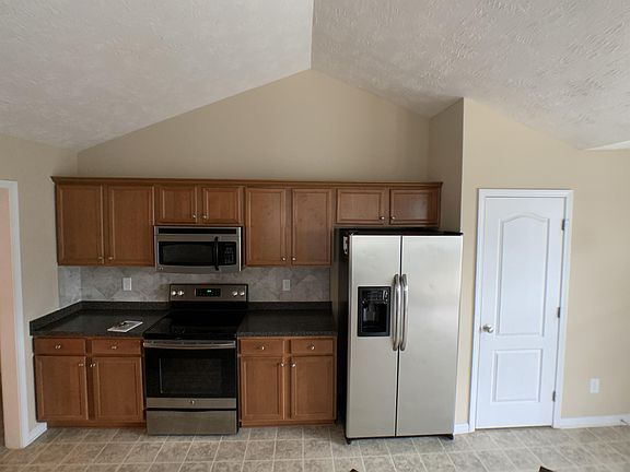 5th image of 2132 Saint Nicholas Dr