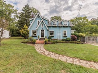 5565 McKenzie Rd, North Olmsted, OH 44070