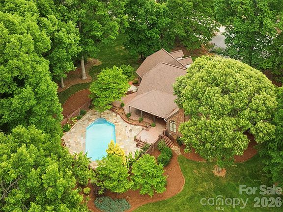 3rd image of 3765 Glenn Oaks Dr